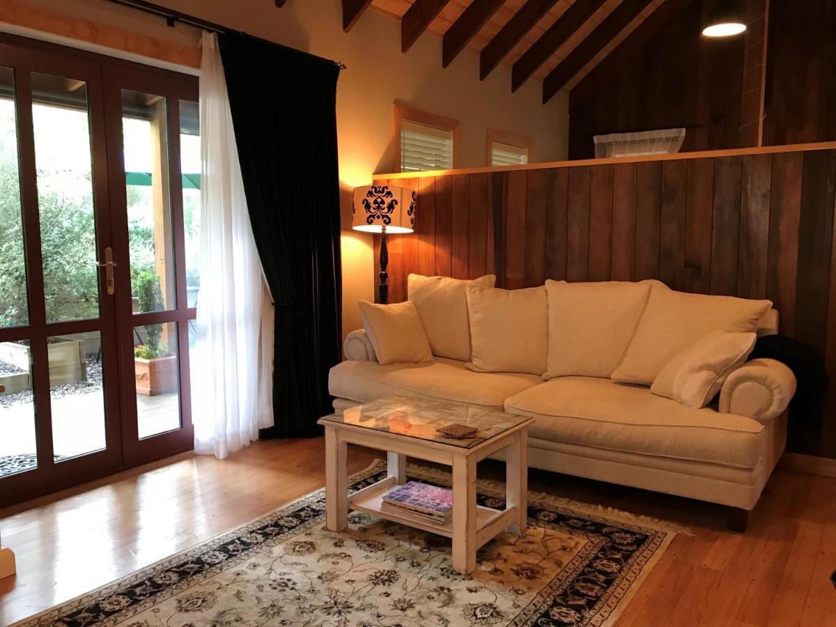 Real Romance Cottage Ханмер-Спрингс Экстерьер фото